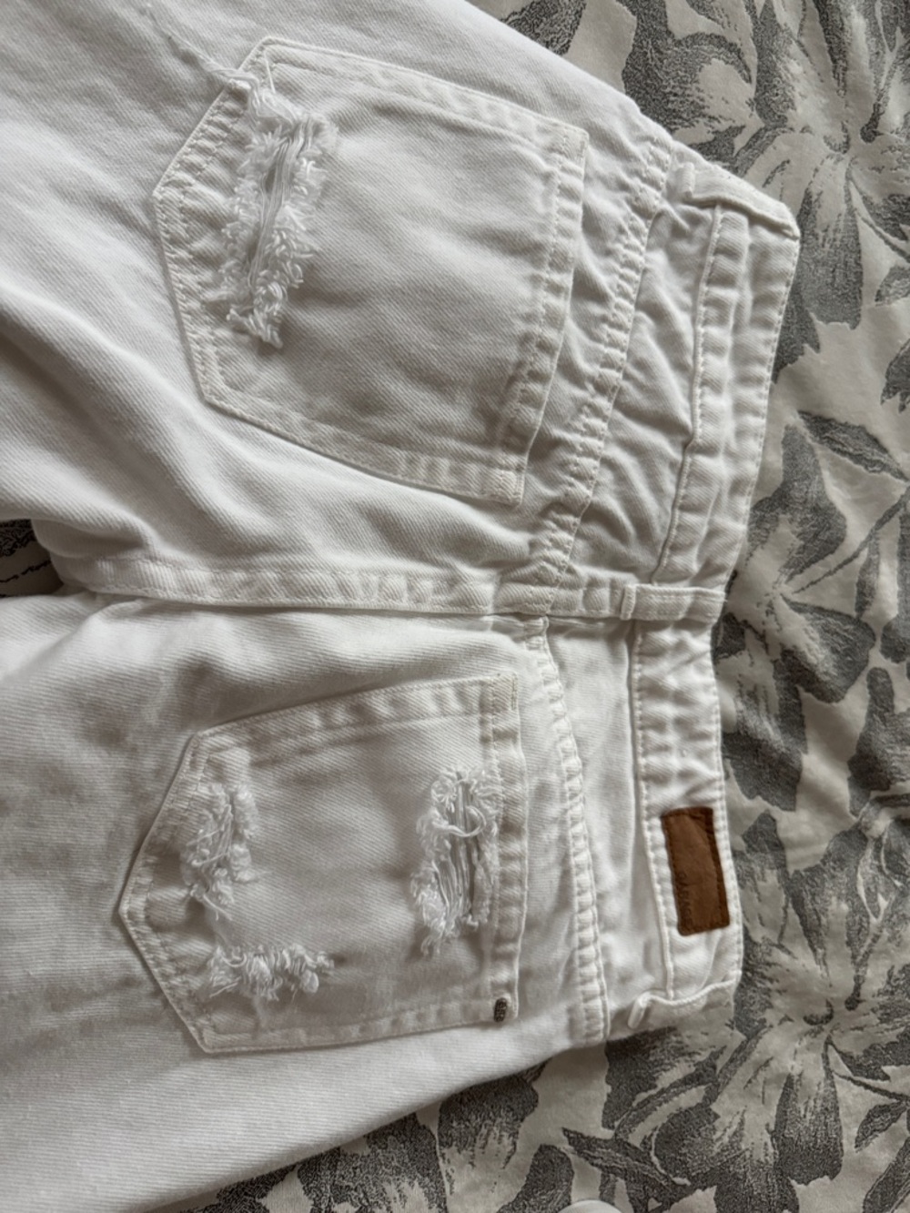 Garage White Distressed Cropped Ankle Jeans - Picture 4 of 5
